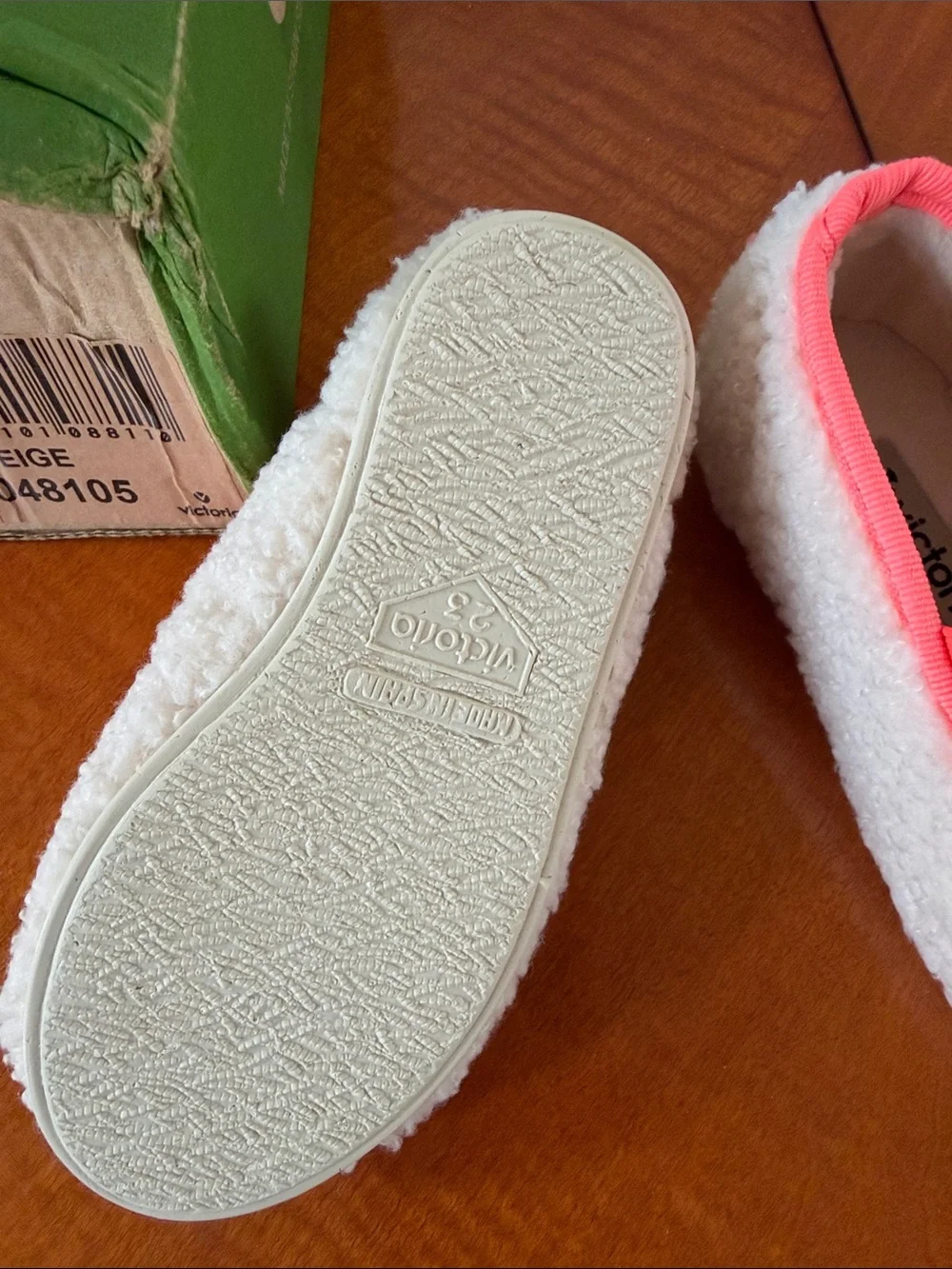 Victoria soft beige